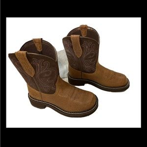 ARIAT Fatbaby Heritage boots. 5.5 New w box